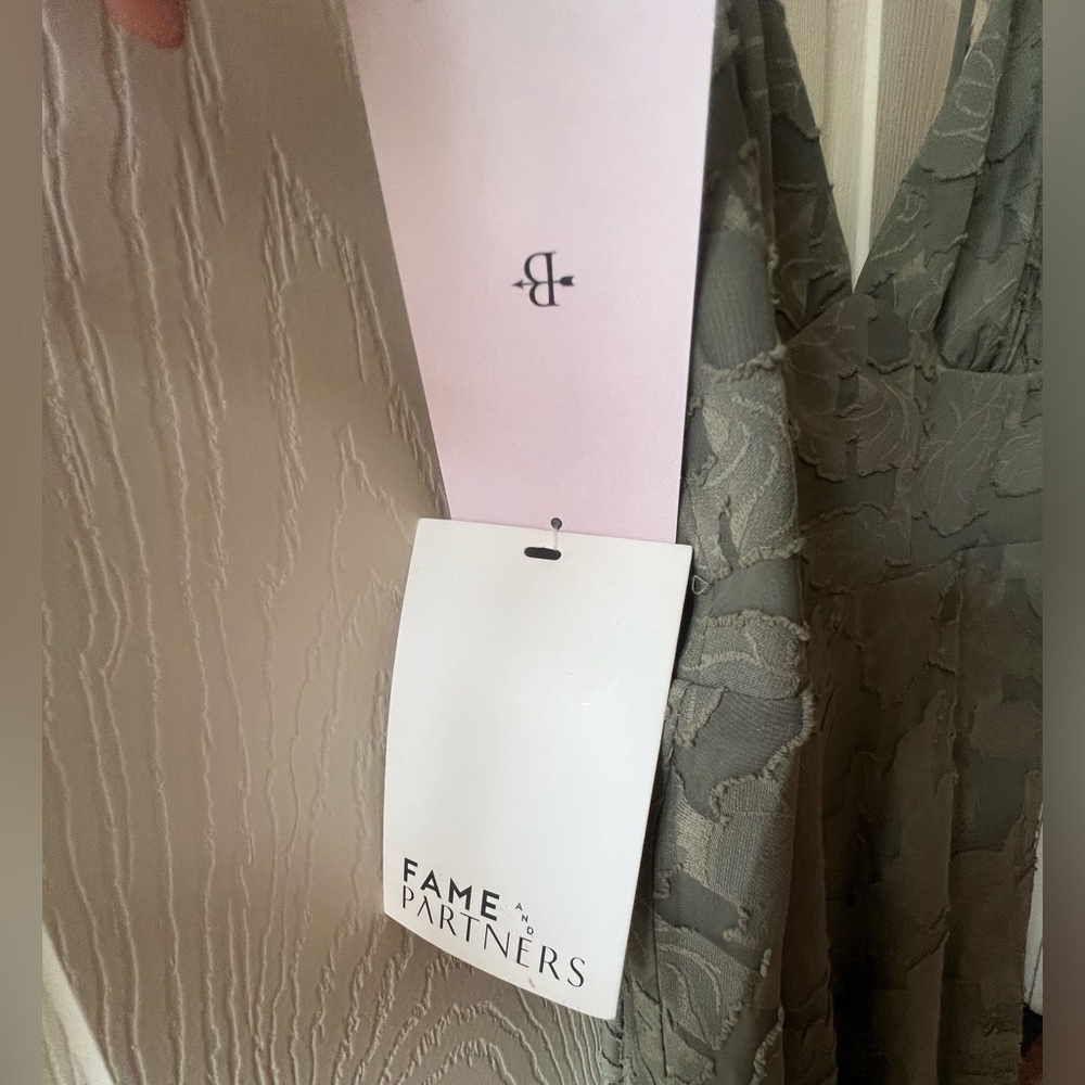 Anthropologie Bhldn Fame & Partners Size: 8 // Sage Green - Picture 4 of 5